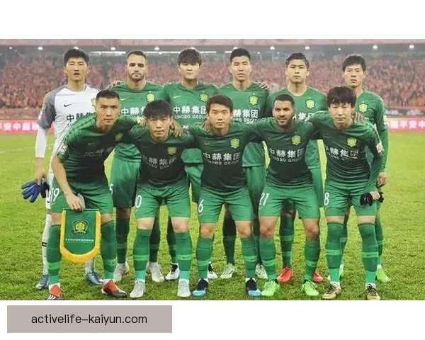 金玟哉与塔赫在后防线竞争中表现稳健续升温